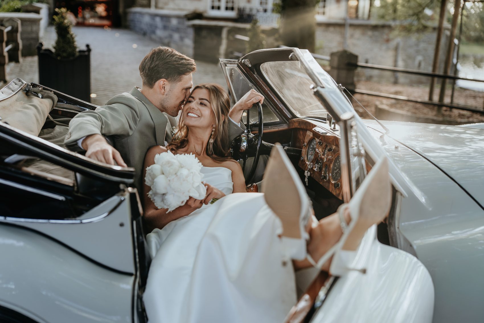 Le baiser dans le cabriolet